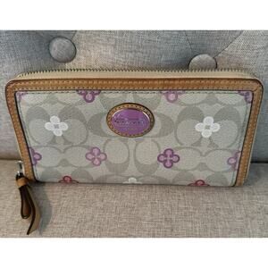 Coach Peyton Clover Signature Accordion zip around wallet canvas & leather